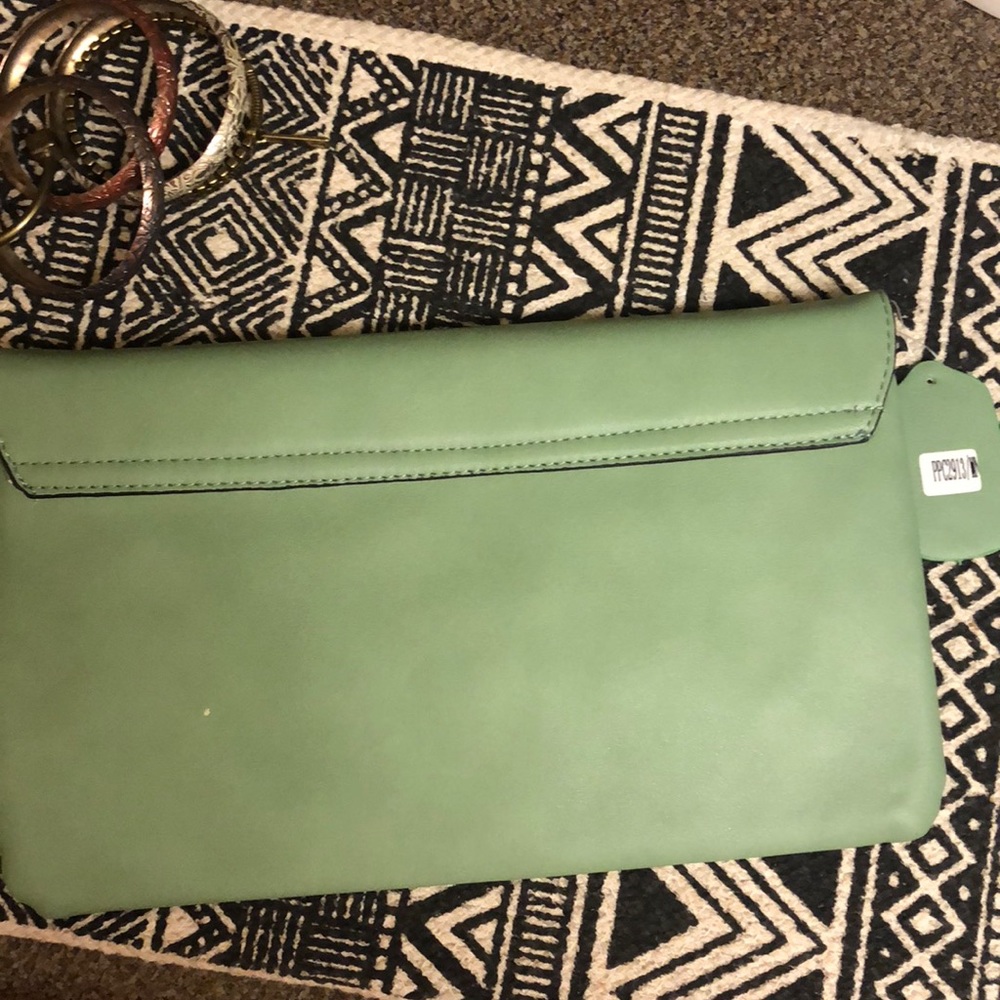 🎀👛Clutch👛🎀 - Picture 3 of 3